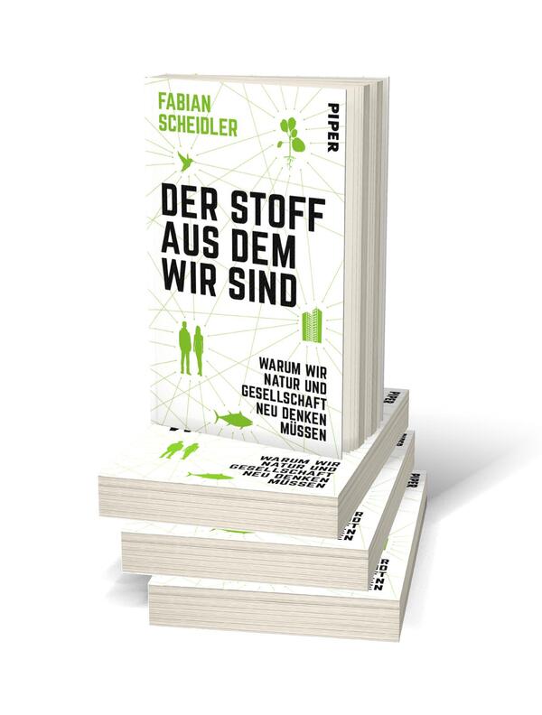 Bücherstapel des Buches „Der Stoff aus dem wir sind“