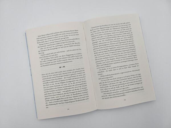 Außenansicht des Buches „The Icebound Kingdom“