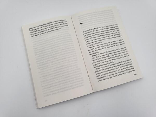 Innenansicht des Buches „Animal“