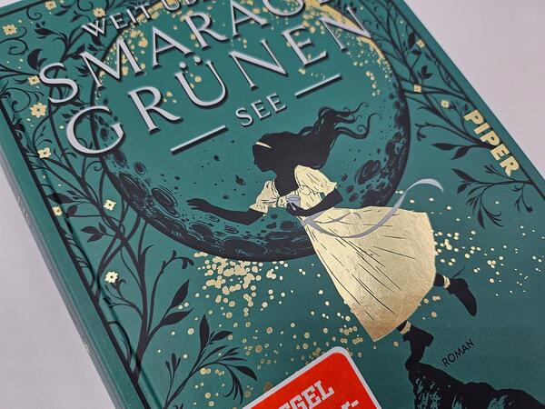 Innenansicht des Buches „Weit über der smaragdgrünen See“