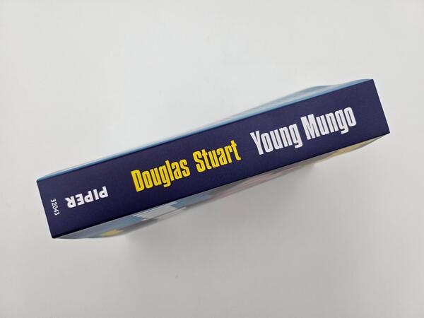 Außenansicht des Buches „Young Mungo“