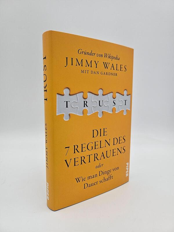Außenansicht des Buches „TRUST“