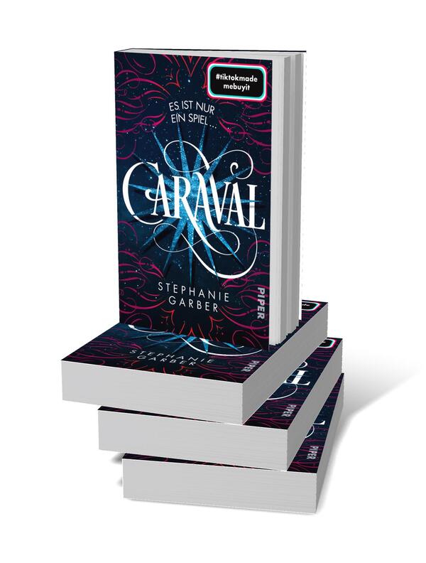 Bücherstapel des Buches „Caraval“