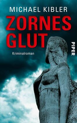 Zornesglut Das Buchcover zeigt eine imposante Statue, die zur Seite blickt, vor einem düsteren, wolkigen Hintergrund in verschiedenen Blautönen. Der Titel „ZORNES GLUT“ ist in großen, roten Buchstaben hervorgehoben und strahlt Dramatik aus. Unter dem Titel steht der Untertitel „Kriminalroman“ in kleinerer Schrift. Oben ist der Name des Autors, Michael Kibler, ebenfalls in auffälliger Schrift platziert. Das gesamte Cover vermittelt eine spannungsgeladene und geheimnisvolle Atmosphäre.