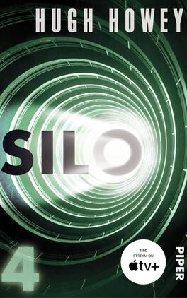 Silo 4 Das Buchcover zeigt einen futuristischen, spiralförmigen Silo im Zentrum, der in sanften Grüntönen und Schwarz gehalten ist. In der Mitte leuchtet ein heller, fast weißer Bereich, der einen Tunnel-Effekt erzeugt. Der Titel „SILO“ ist in großen, fetten Buchstaben dargestellt, wobei das „O“ in einem helleren Grau hervorgehoben ist. Oberhalb des Titels steht der Autor „Hugh Howey“ in schlichter, weißer Schrift. Unten links befindet sich ein Hinweis auf den Streamingdienst Apple TV+ mit dem Text „SILO STREAM ON“. Der Verlag ist mit dem Logo „PIPER“ am unteren rechten Rand abgebildet.