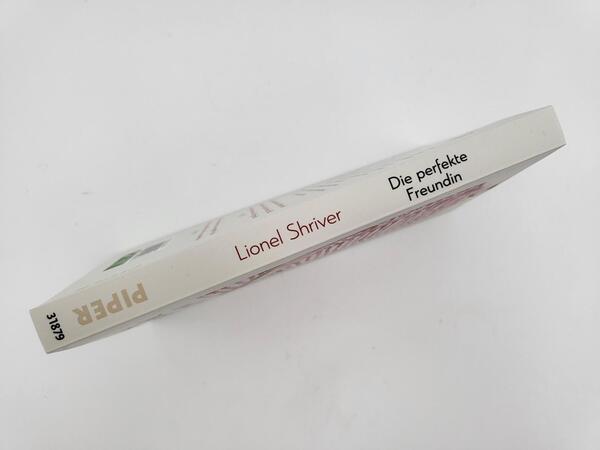 Innenansicht des Buches „Die perfekte Freundin“