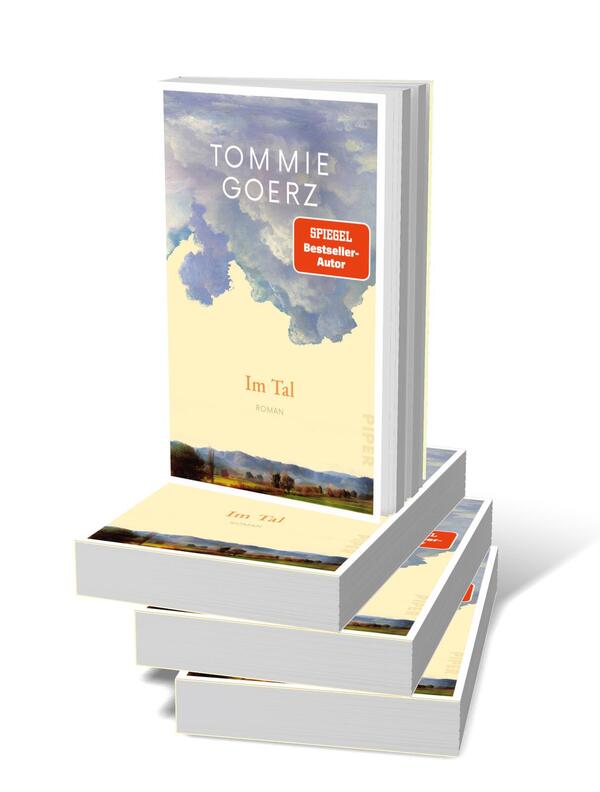 Bücherstapel des Buches „Im Tal“