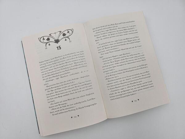 Außenansicht des Buches „A Restless Truth“