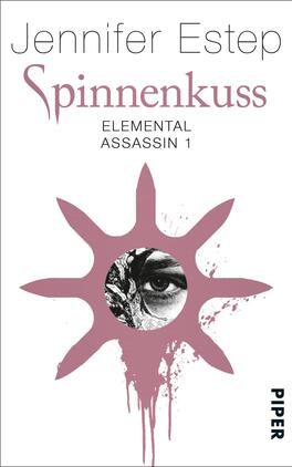 Spinnenkuss Das Buchcover zeigt einen abstrakten, grauen Hintergrund mit einem stilisierten, rosa Sonnenmotiv in der Mitte. Innerhalb des Sonnenmotivs ist ein Gesicht mit einem intensiven Blick abgebildet. Der Titel „Spinnenkuss“ in geschwungener Schrift befindet sich oben, gefolgt von der Autorin Jennifer Estep und dem Untertitel „ELEMENTAL ASSASSIN 1“. Am unteren Rand ist das Wort „PIPER“ in schwarzer, schlichter Schrift abgebildet. Die Gesamtatmosphäre vermittelt einen mysteriösen und spannungsgeladenen Eindruck.