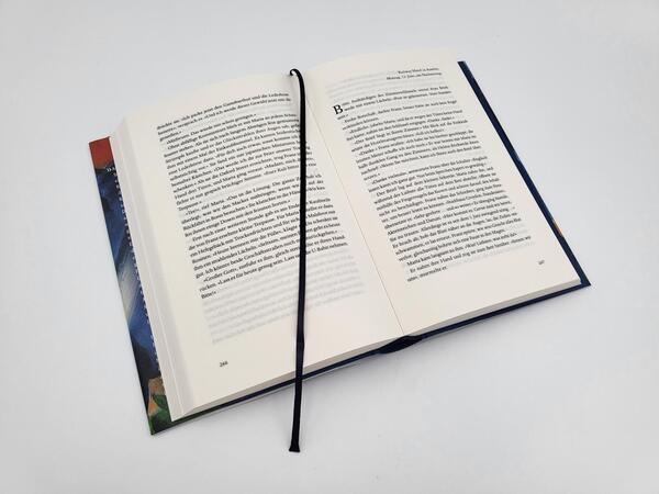 Innenansicht des Buches „Der Maler und das reine Blau des Himmels“