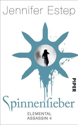 Spinnenfieber Das Buchcover zeigt eine stilisierte, turquoise-farbene Sonne mit spitzen Strahlen, die aus einem zentralen, runden Element herausragt. In der Mitte des Kreises ist eine Silhouette einer Person zu sehen, die in eine dunkle Umgebung eingetaucht ist. Der Titel „Spinnenfieber“ ist in einer eleganten, handschriftlichen Schriftart am unteren Rand platziert. Darüber steht der Name der Autorin, Jennifer Estep, in klarer Typografie. Zusätzlich ist das Wort „PIPER“ vertikal am rechten Rand angeordnet. Die Farben und die Gestaltung vermitteln eine geheimnisvolle und spannende Atmosphäre.