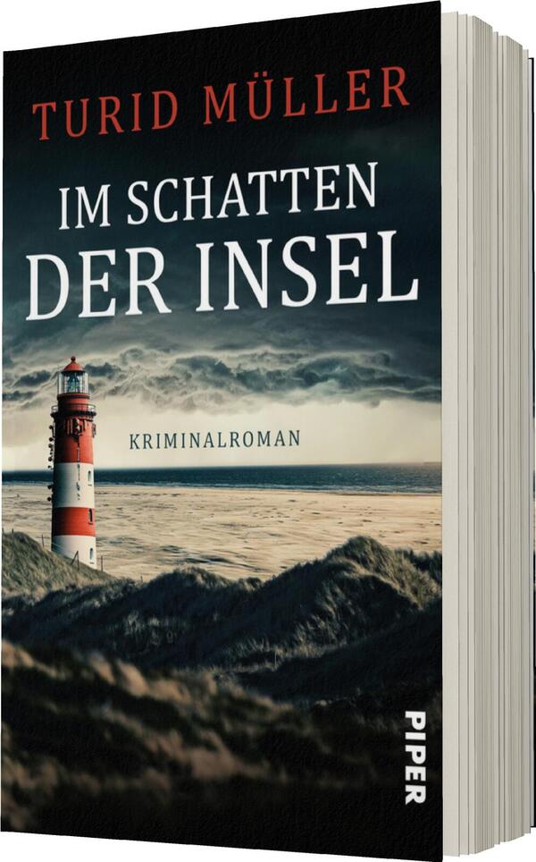 Das Buchcover zeigt einen dramatischen Küstenblick mit einem rot-weiß gestreiften Leuchtturm, der im Vordergrund steht. Hinter dem Leuchtturm erheben sich dunkle Wolken über dem Ozean, was eine stimmungsvolle, geheimnisvolle Atmosphäre erzeugt. Der Titel „IM SCHATTEN DER INSEL“ ist groß und in kontrastreichem Weiß gehalten, während der Autorname „TURID MÜLLER“ in roter Schrift darüber steht. Unter dem Titel ist der Hinweis „Kriminalroman“ in schlichter Schrift platziert.