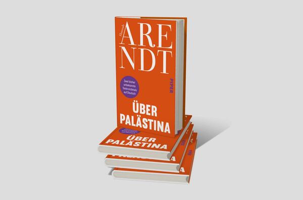 Bücherstapel des Buches „Über Palästina“