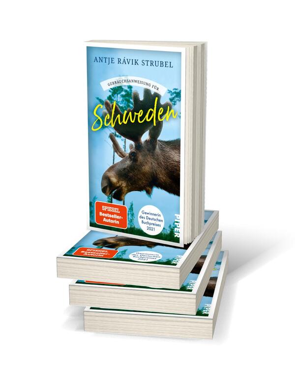 Bücherstapel des Buches „Gebrauchsanweisung für Schweden“