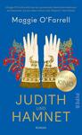 Das Buchcover zeigt eine leuchtend blaue Hintergrundfarbe. Im Mittelpunkt stehen ein Paar weiße, verzierte Handschuhe, umgeben von roten Pflanzenmotiven. Der Titel „JUDITH und HAMNET“ ist in großen, goldenen Buchstaben in der unteren Hälfte platziert, während der Name der Autorin, Maggie O'Farrell, über den Handschuhen erscheint. In der oberen Ecke befindet sich ein Auszeichnungssymbol mit dem Text „Women’s Prize for Fiction 2020“ in einem weißen Feld. Das Cover vermittelt eine elegante und geheimnisvolle Atmosphäre.